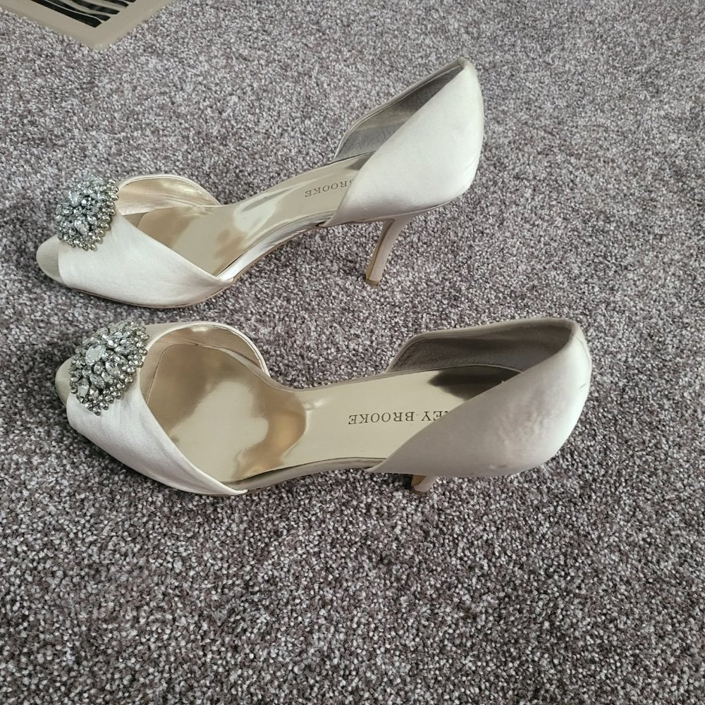 Shoes - Picture 5 of 5